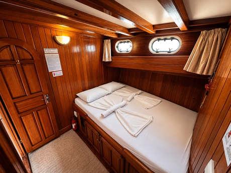 Double cabin