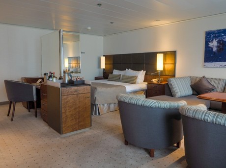 HERITAGE SUITES