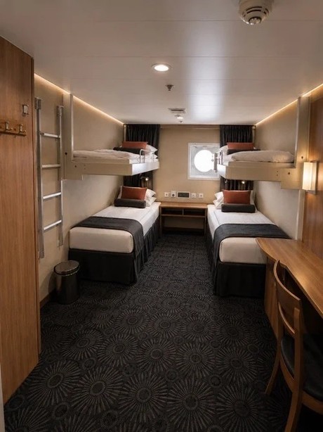 Discovery Quad Cabin