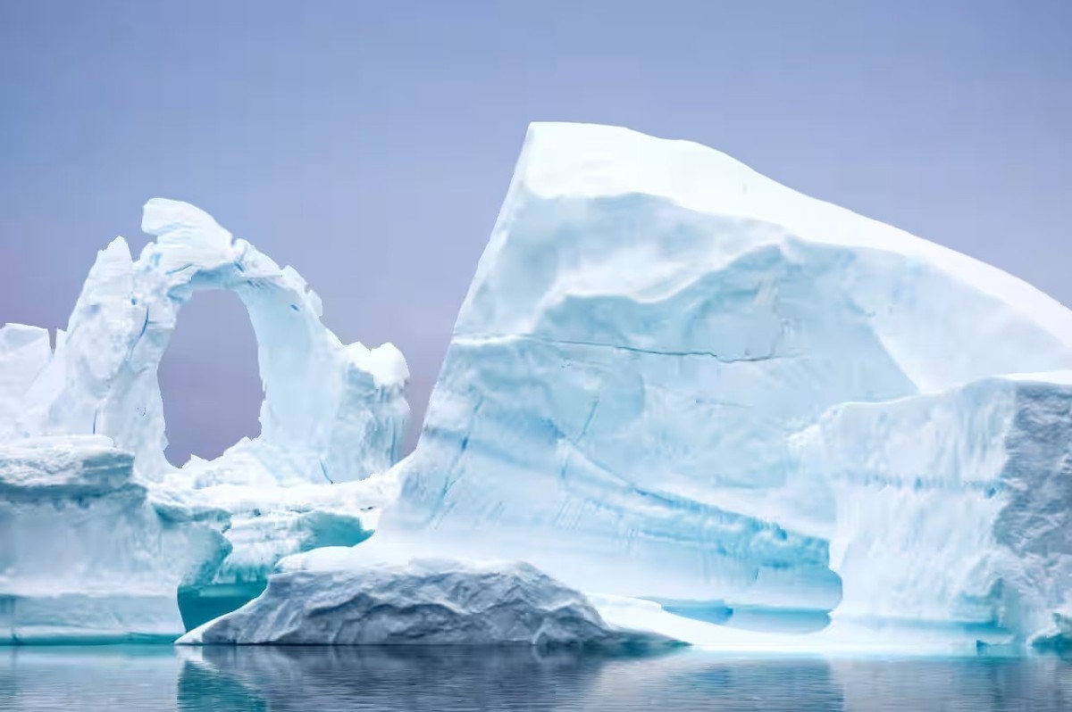 Feture image for Antarctic Peninsula Expedition Micro Cruise by Air & Sea