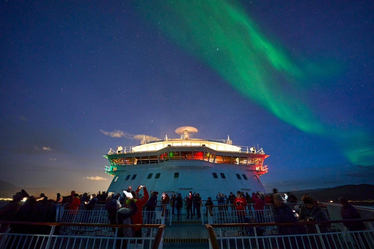 Feture image for Astronomy Cruise on The North Cape Line with Tom Kerss