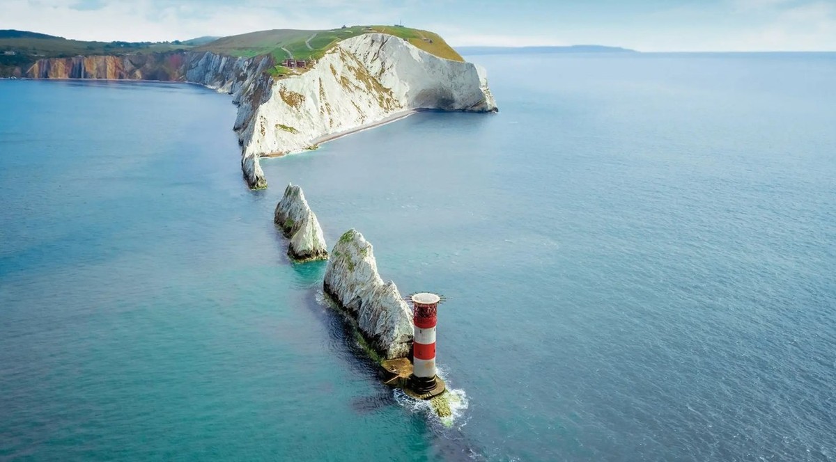 Feture image for British Elegance: Cities and Sea Small Ship Cruise