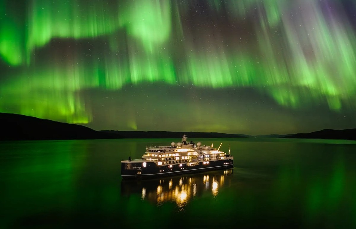 Feture image for Deep Greenland Expedition: Disko Bay & the Northwest