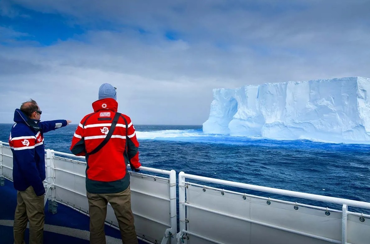 Feture image for Extended Antarctic Circle Crossing - Small Ship Cruise