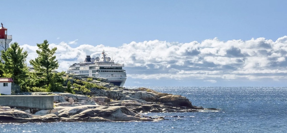 Feture image for Great Lakes and the St Lawrence River: City, Countryside and Lakes