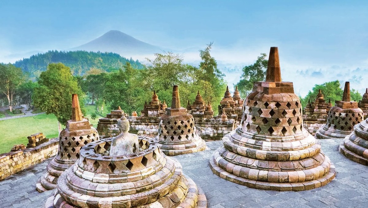 Feture image for Indonesia and East Timor: on Hidden Paths through Mysterious Worlds Cruise