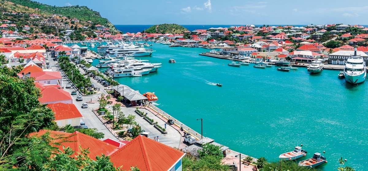 Feture image for Pirate Bays & Jet Set Harbours Await -  Caribbean Sailing Cruise