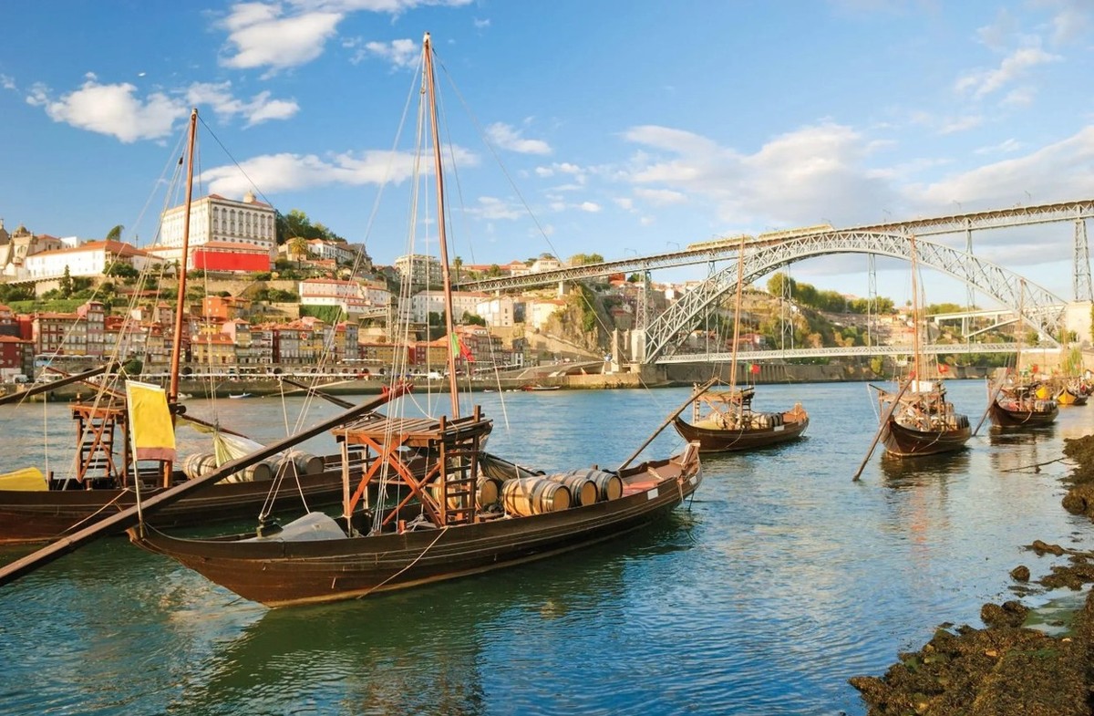 Feture image for Portugal, France and the UK: Castles, Coastlines and Cuisine