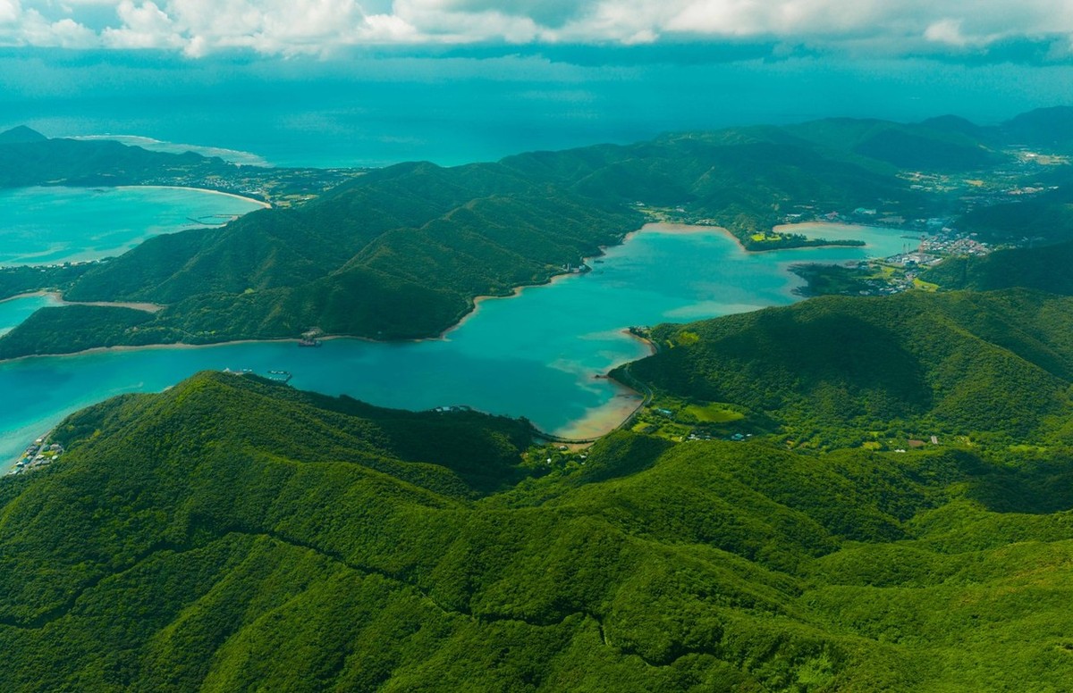 Feture image for The Eastern Archipelago: Exploring Japan and the Philippines